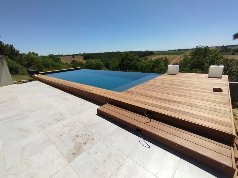 Terrasse bois sur mesure : les 5 tendances 2026 pour une villa haut de gamme dans toute l'Occitanie